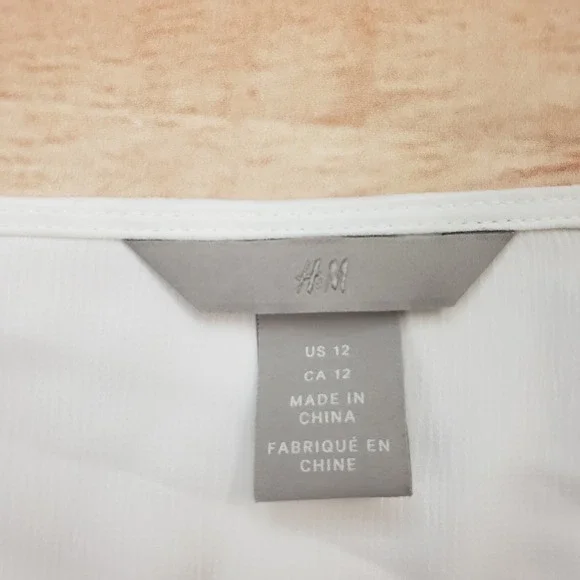 H&M Blouse Womens 12 White V-Neck Long Sleeve Blouse Business Casual Top Ladies - Picture 3 of 8
